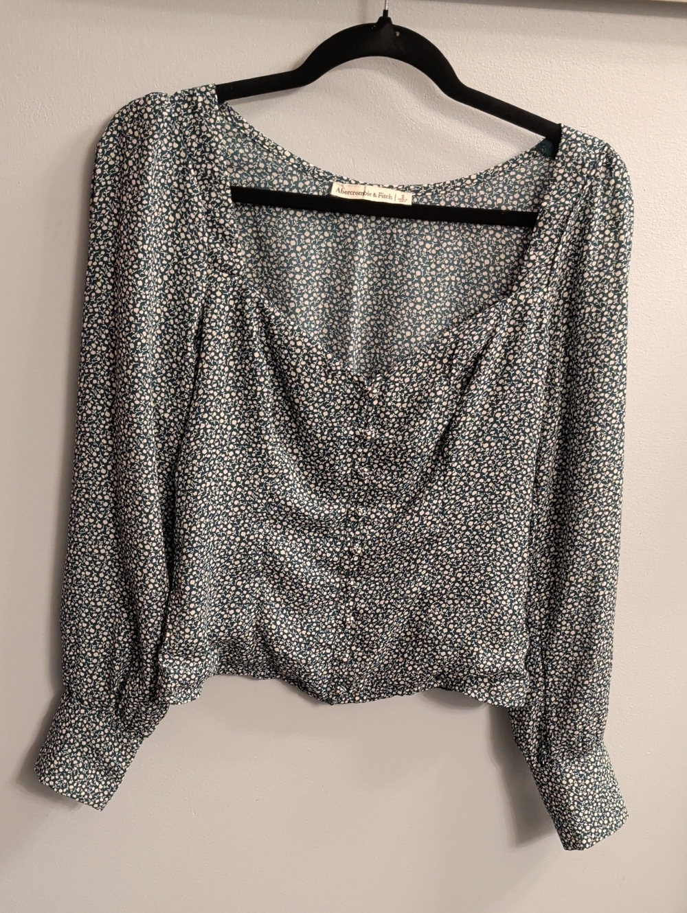Abercrombie & Fitch Navy and White Floral Button-Front Blouse